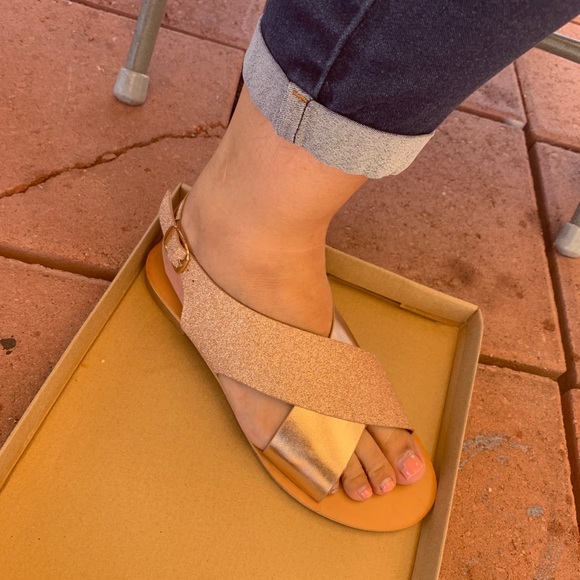 sandals - Picture 7 of 8